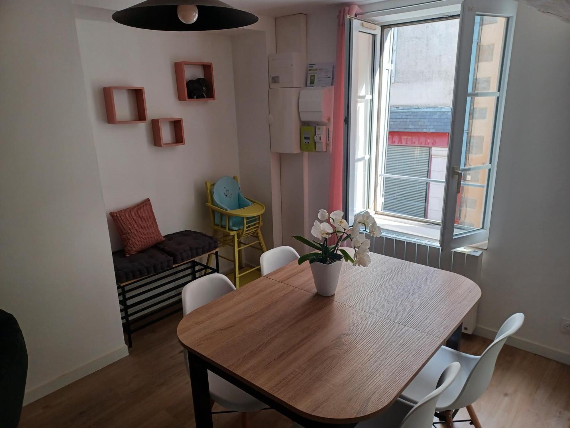 Duplex Cosy Et Douillet Apartment Ernee Exterior photo